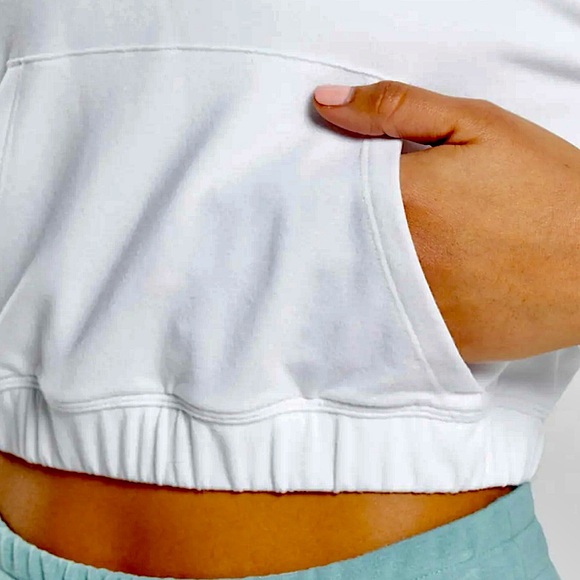 Gymshark Pippa Training Pullover Slightly Cropped Sweatshirt in White - Picture 14 of 16